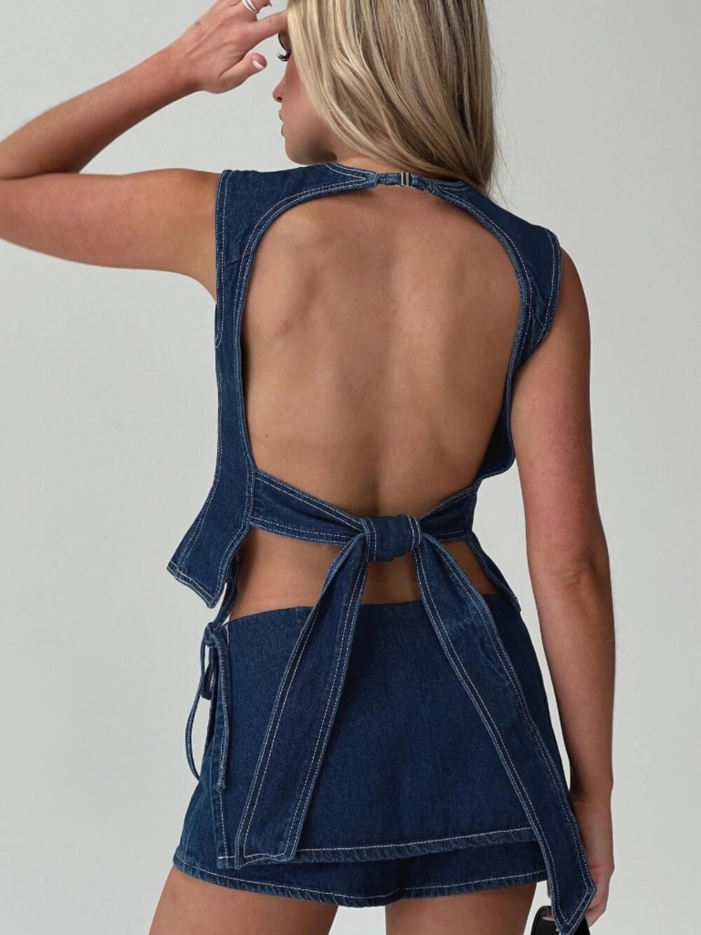 Lioness Countryside Denim Open Back Top – Women’s Size [ MEDIUM ]